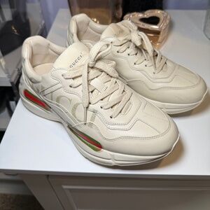 GUCCI leather shoes, woman’s size 7